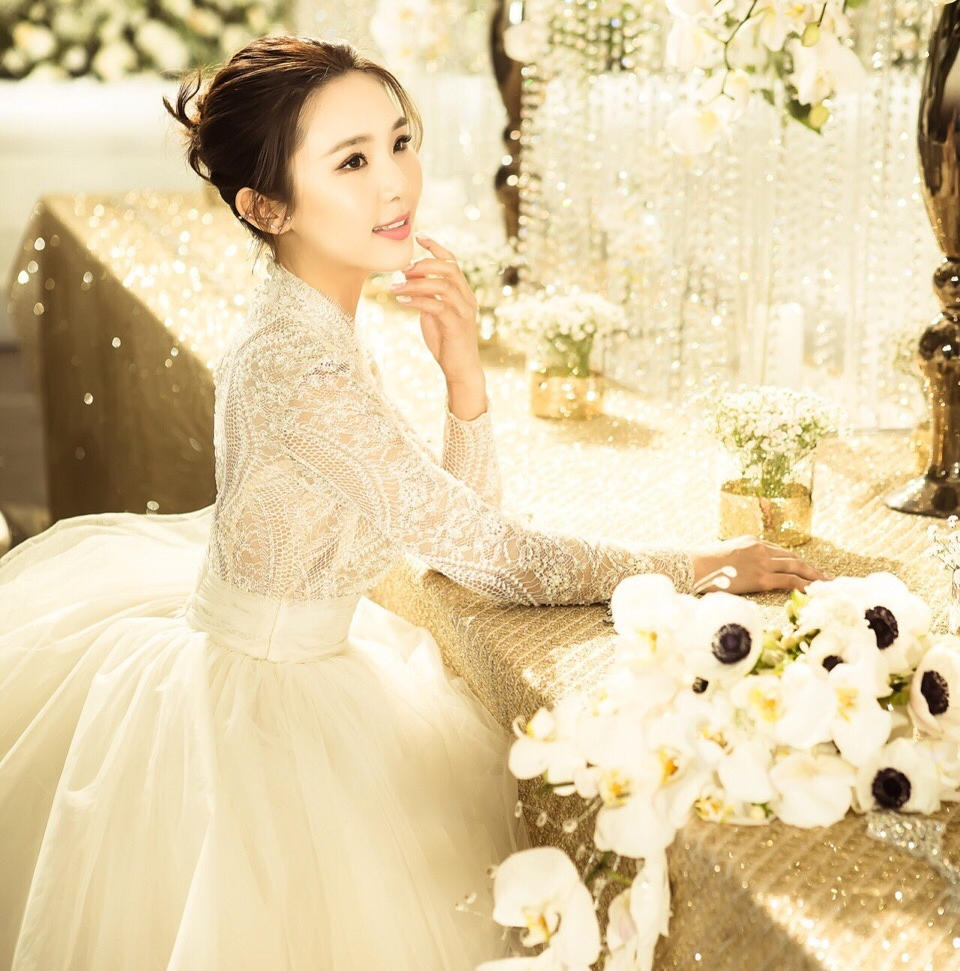 【爆款套餐】西班牙精美主纱+白纱/秀禾+礼服套餐