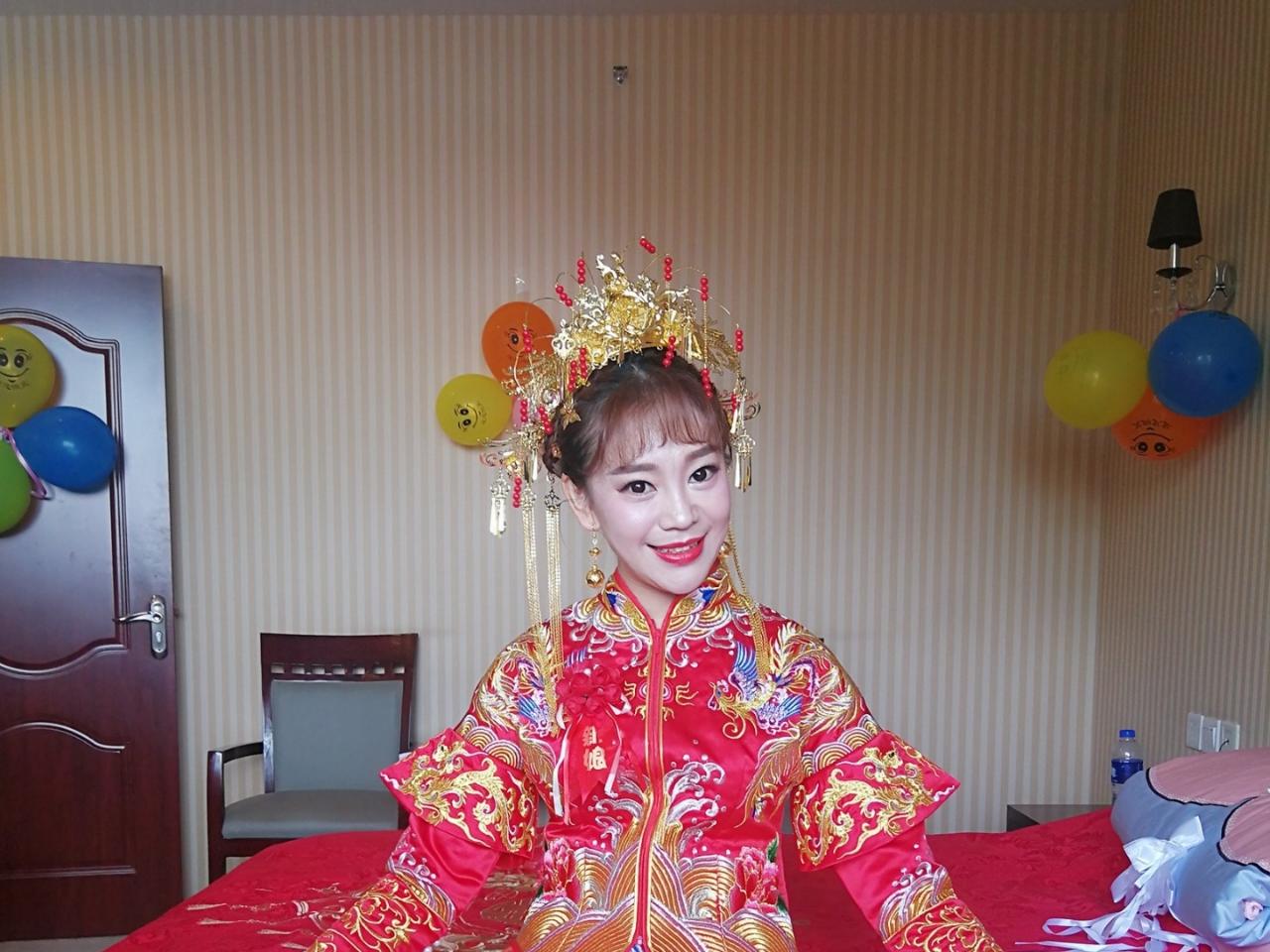 首席化妆师+免费三套礼服+跟妆+妈妈妆