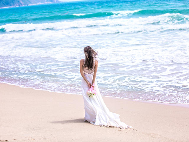 【愛在旅途】浪漫海邊丨紀實海景婚紗照