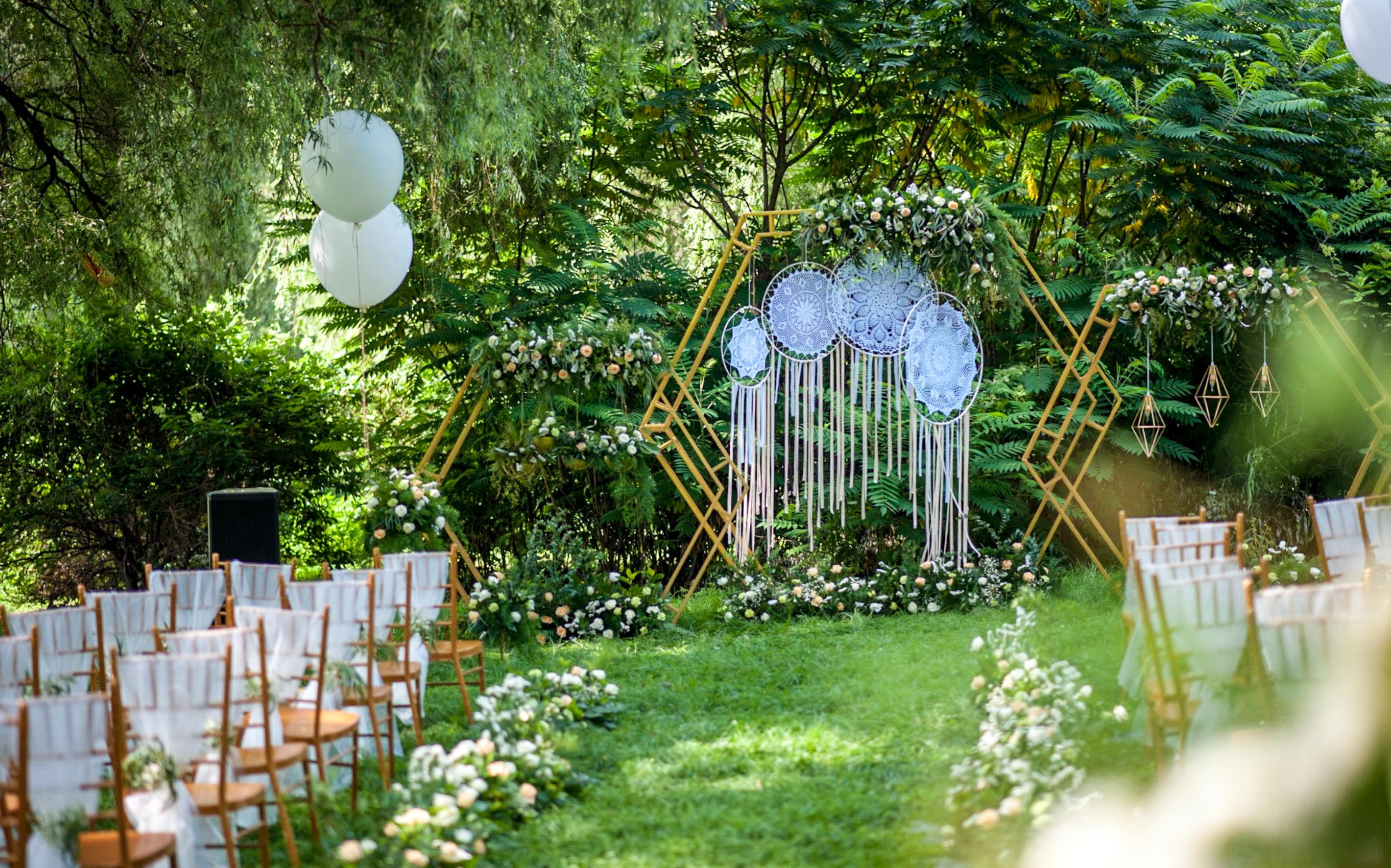 森系金属小清新户外草坪婚礼