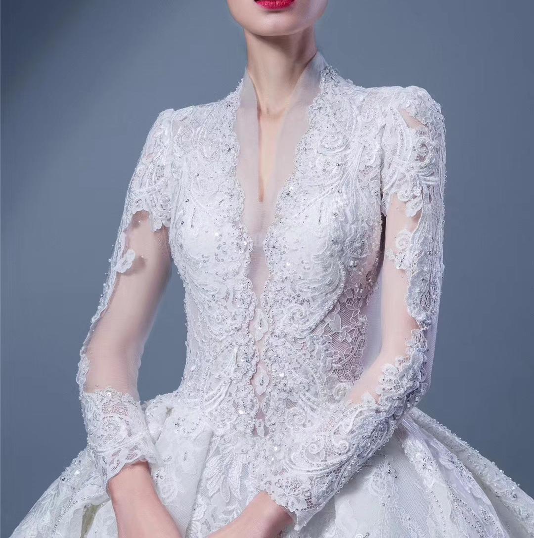 精致租赁套餐：主纱+敬酒服+新娘礼服+伴娘服