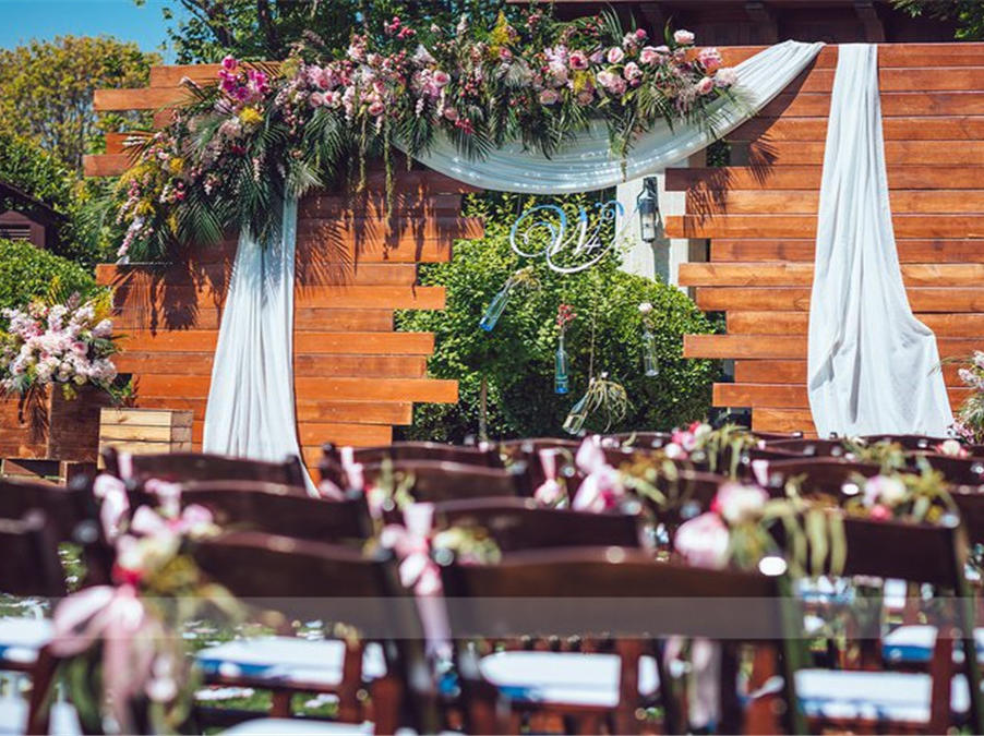 韩式简约复古户外婚礼布置