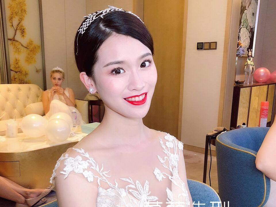 总监全天跟妆4个造型+2位妈妈妆