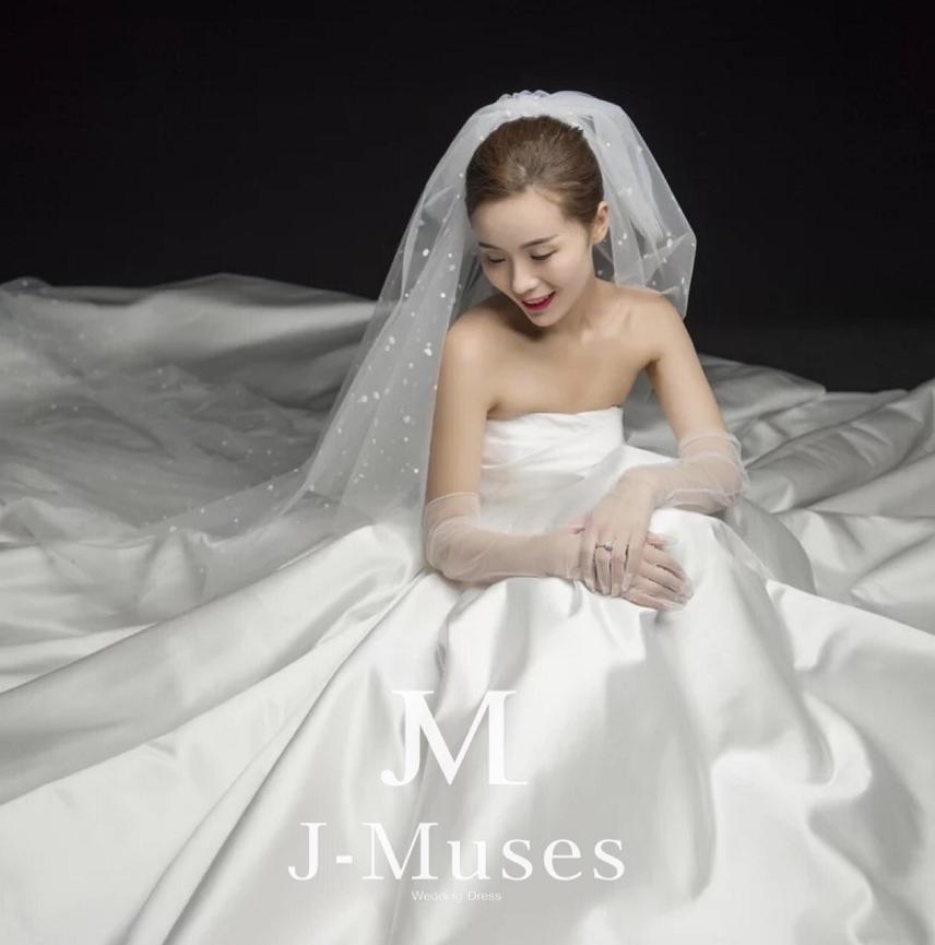 晚晚同款网红进口缎面主婚纱 送伴娘服送口红