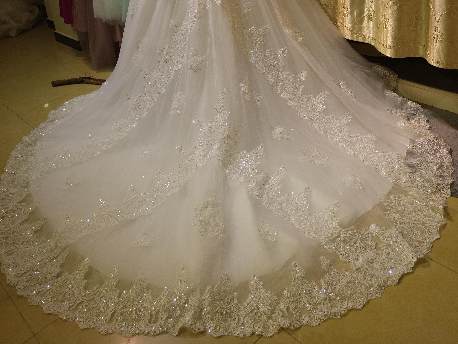 TAKE ME UP-奢华水晶蕾丝大拖尾