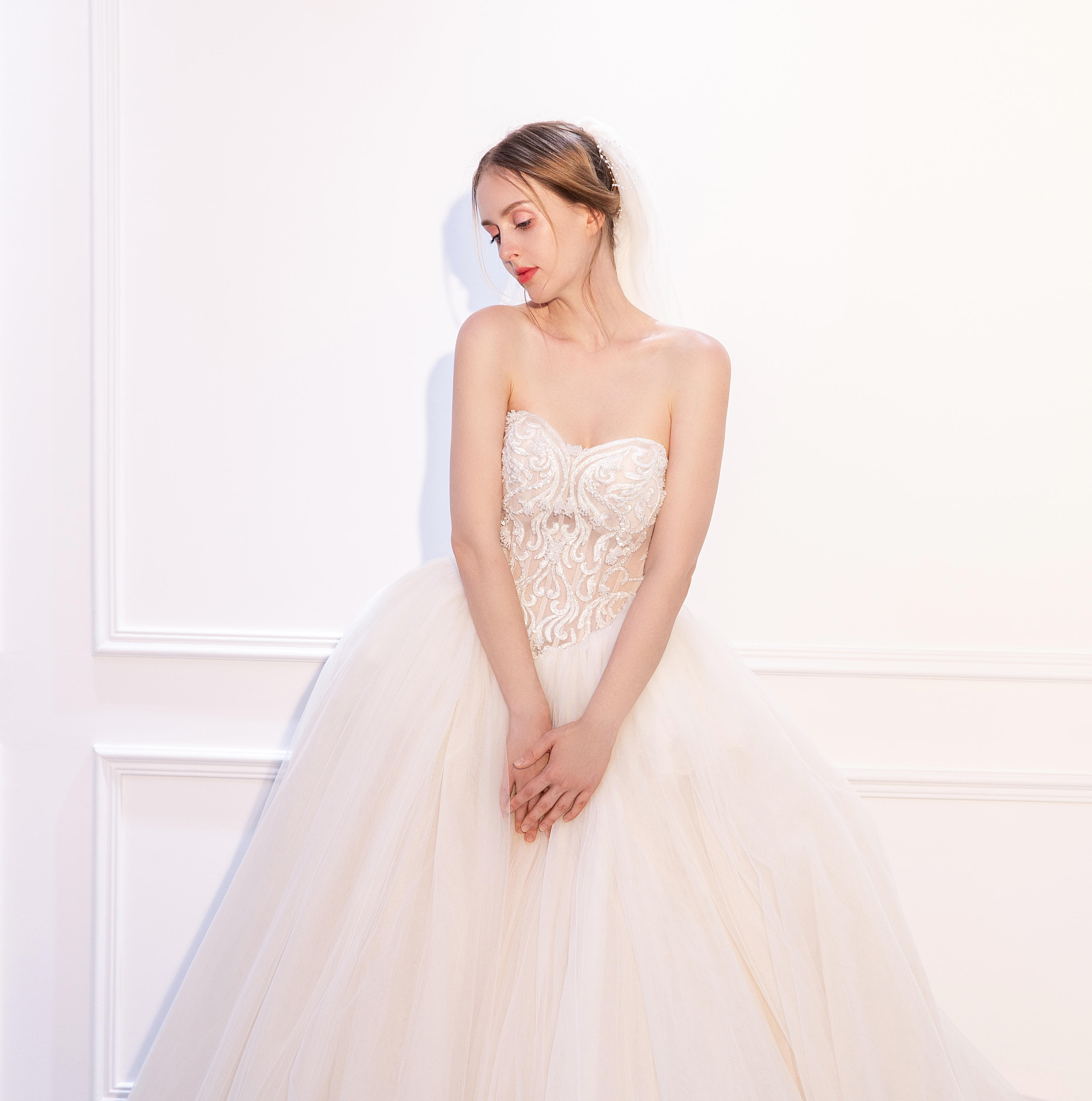 「本季爆款」系列奢华婚纱礼服 5件套跟妆