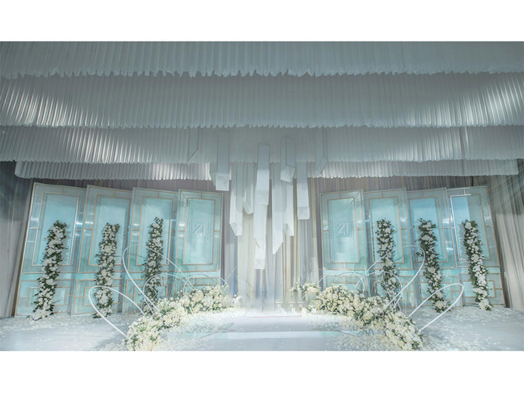 吾将费尽浑身解数，助小主大婚之日C位出道《蓝晶》