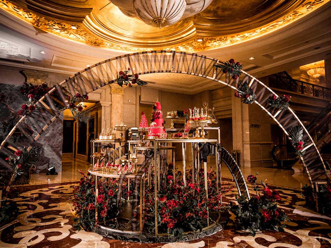 “来了老弟”，店里的定制婚礼便宜着呢！《鸿锦》