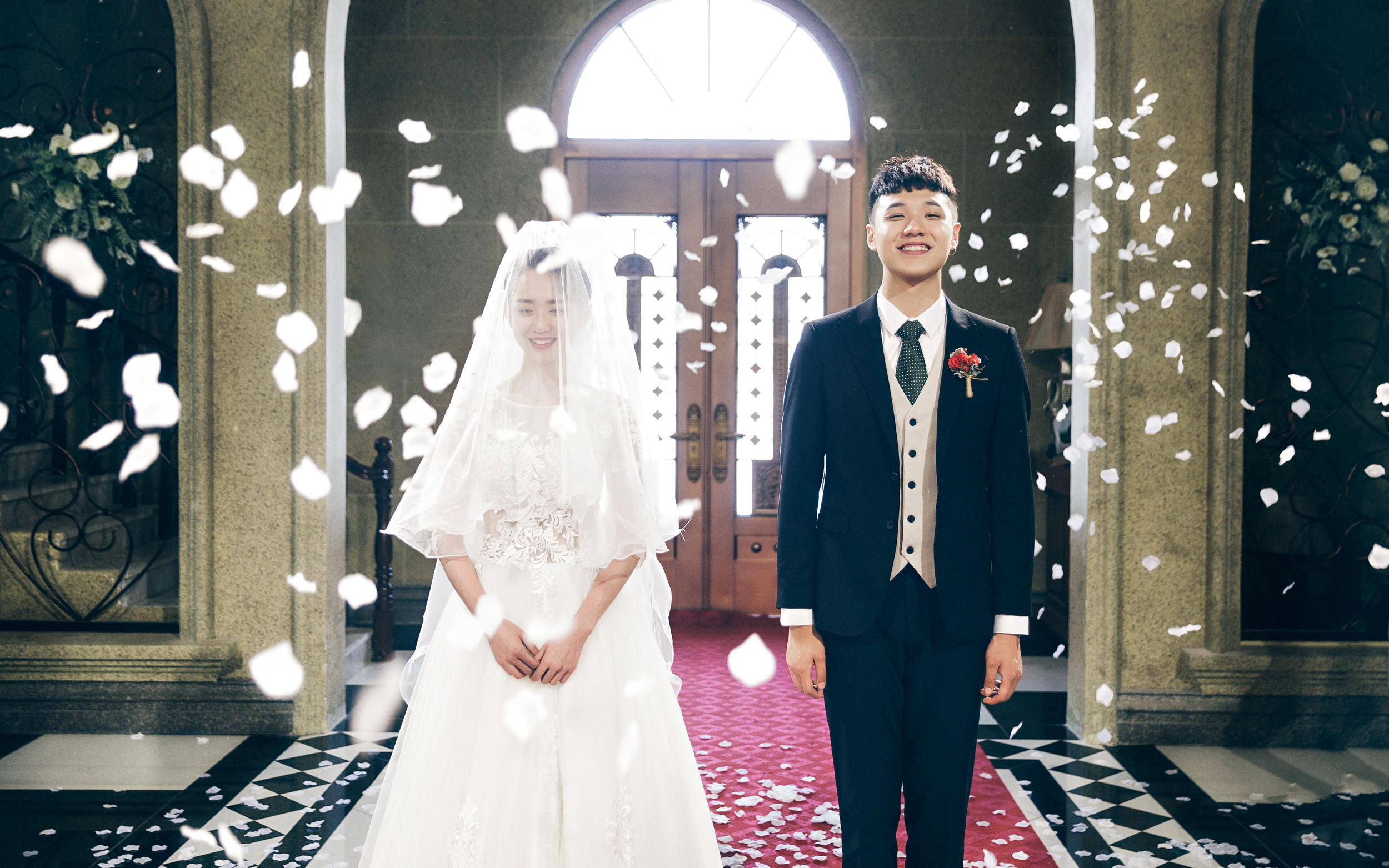 仅售2699元，价值3699元婚照特惠季套餐
