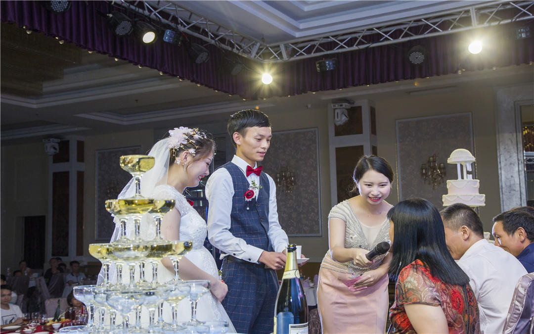 婚礼主持子鑫+流程设计+音乐督导