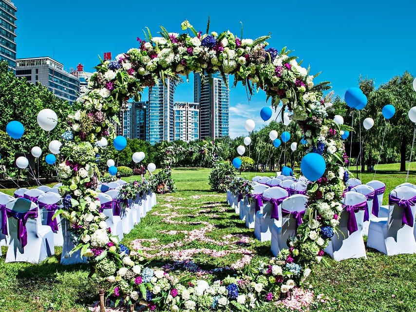 聚喜秘密花园 户外主题 草坪绿色婚礼"昇姬波波"