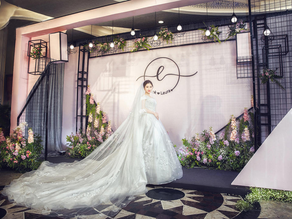 【铁艺、黑线条粉色系】人员+布置+音响设备+灯光