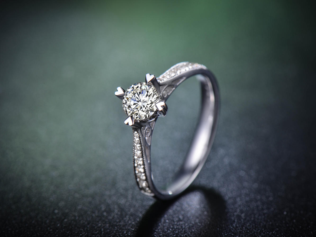 钻戒定制 30分主石 H色 vs净度