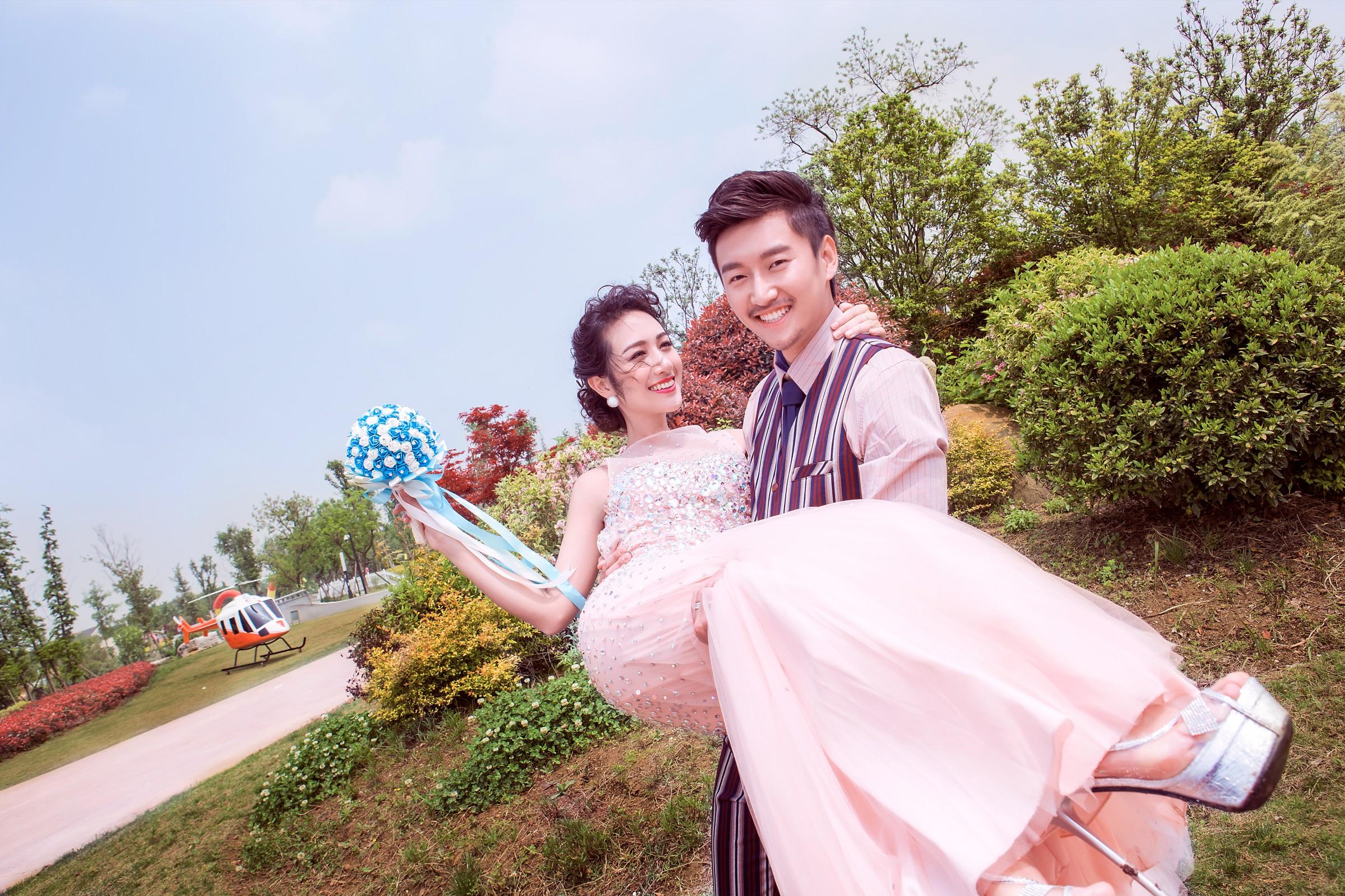 蜜柚?jǐn)z影萬(wàn)人瘋搶特賣(mài)