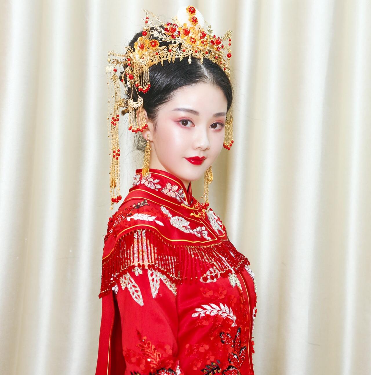 BLING柏伶纱超值经典搭配婚纱+礼服9件套餐