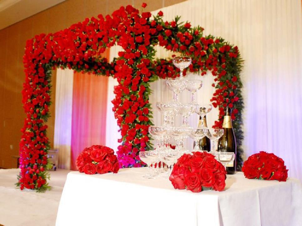 红色婚礼简洁大方，给你浪漫气氛