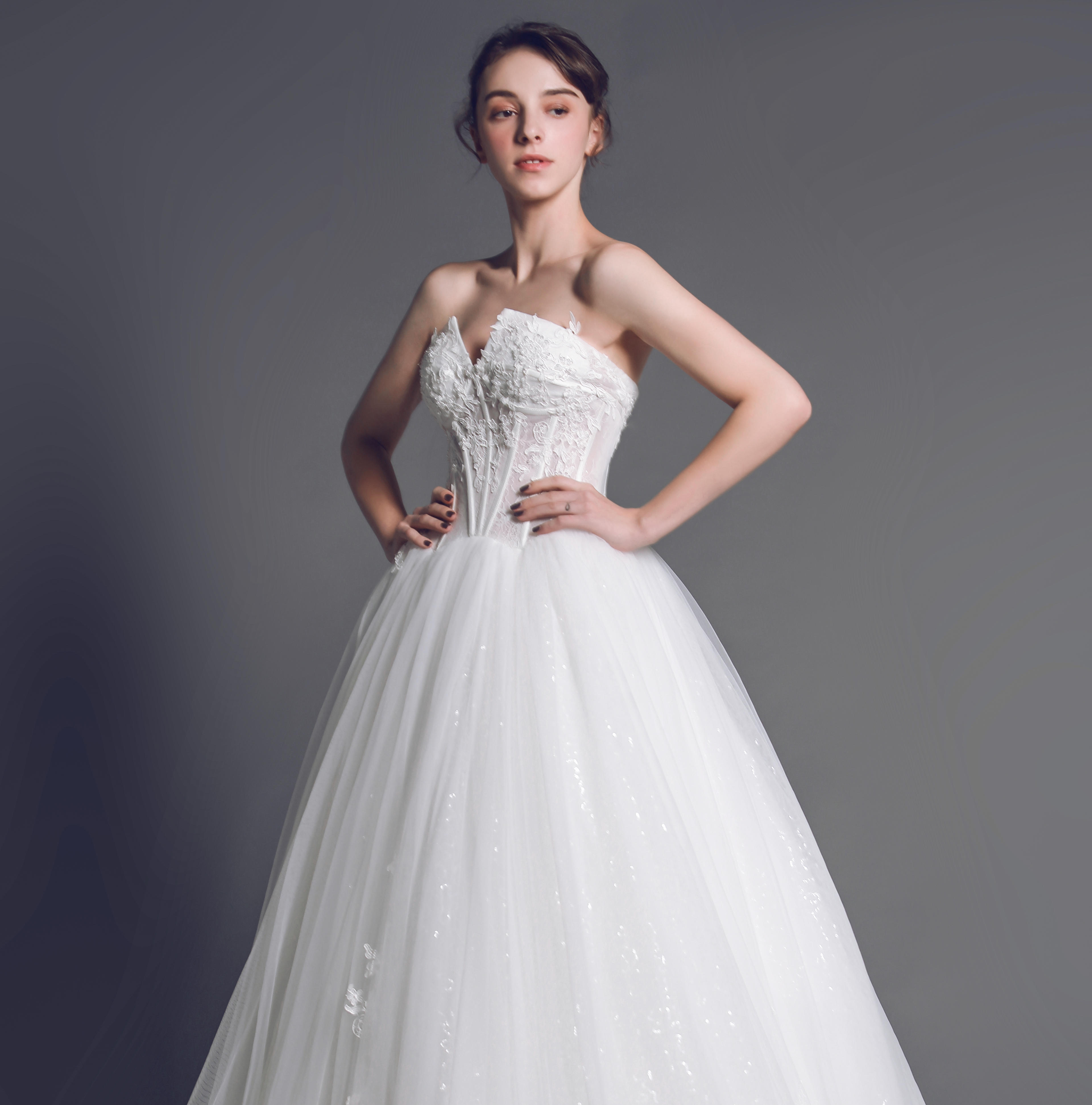 低调淡雅修身鱼骨设计抹胸出门纱