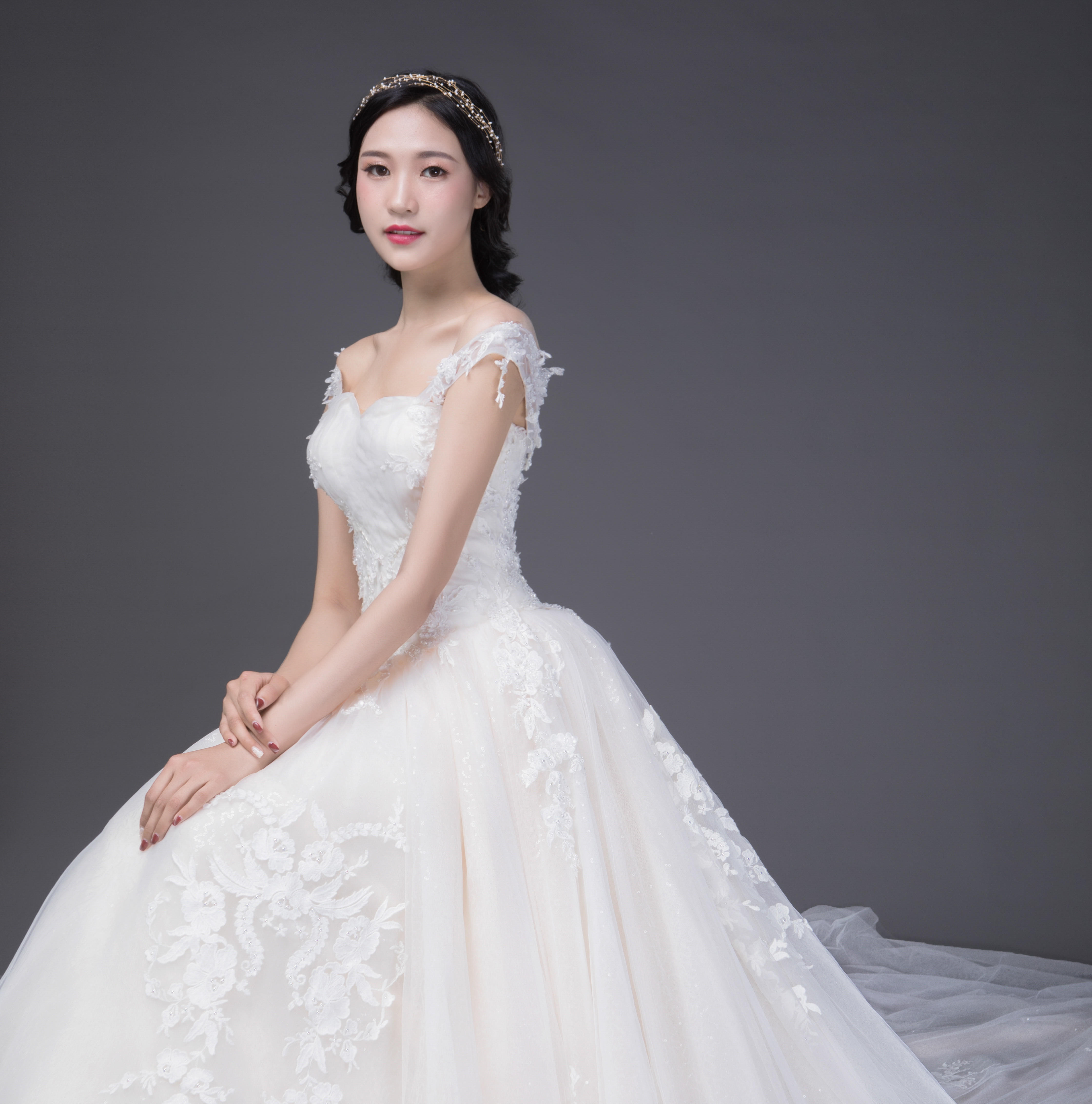 【预售直播超值套餐】婚纱+礼服+裙褂+全程跟妆