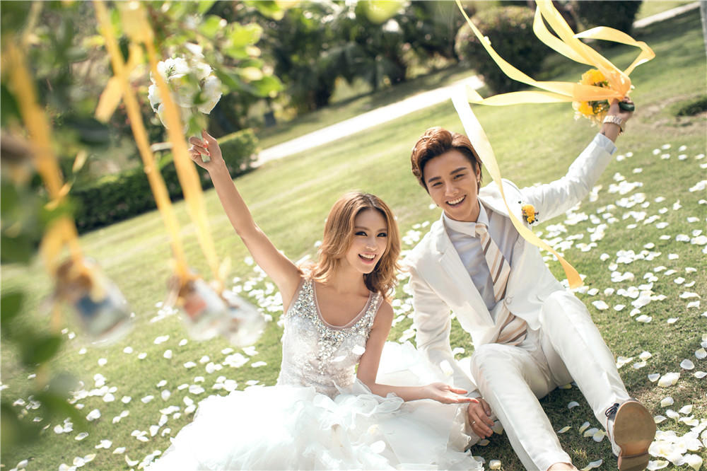 2999元超值婚纱照10服10造40精修3外2内