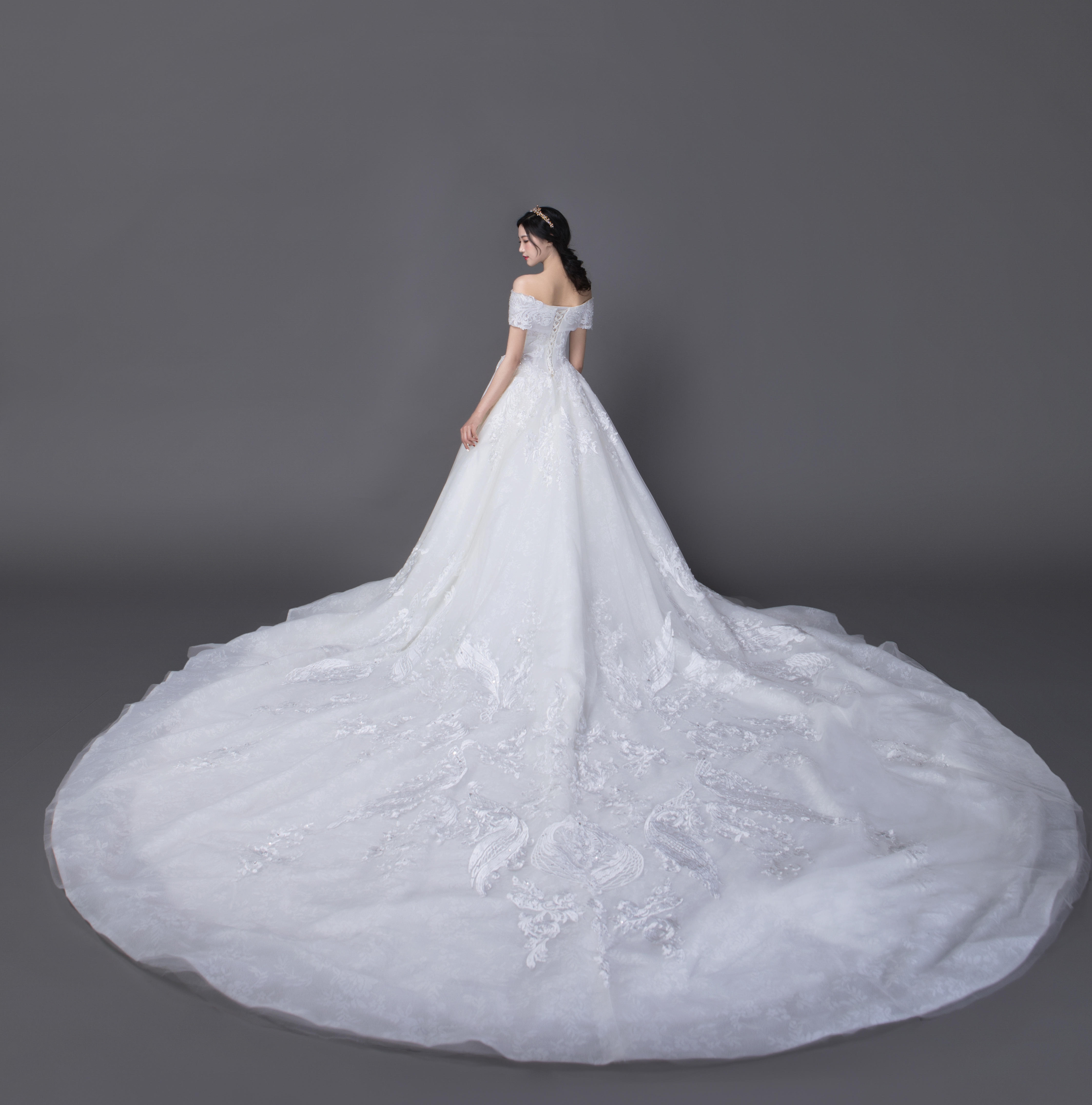 【预售直播超值套餐】婚纱+礼服+裙褂+全程跟妆