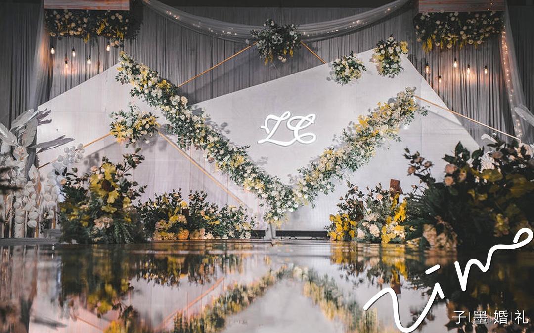 [极简白＋复古绿］子墨婚礼工作室