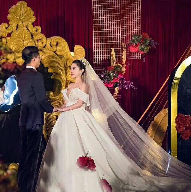 Miss 安娜婚纱馆婚纱礼服团购套餐