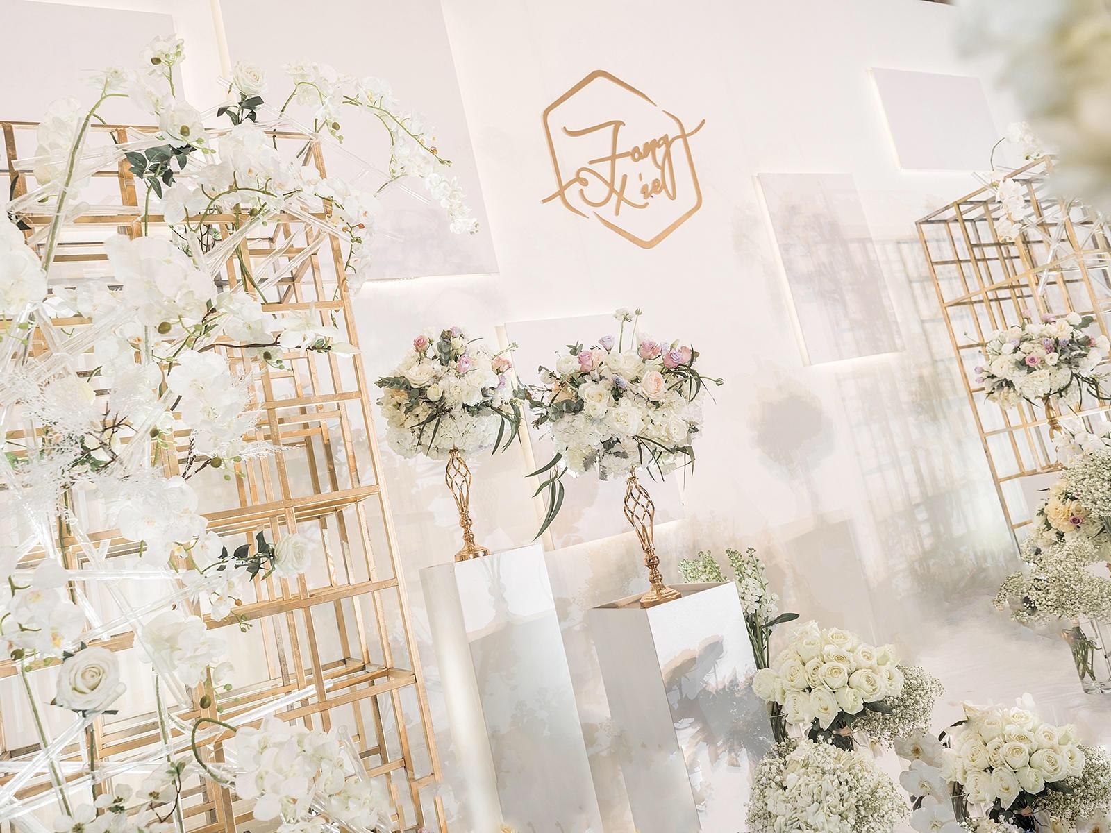 《纯金》定制浪漫香槟色西式婚礼