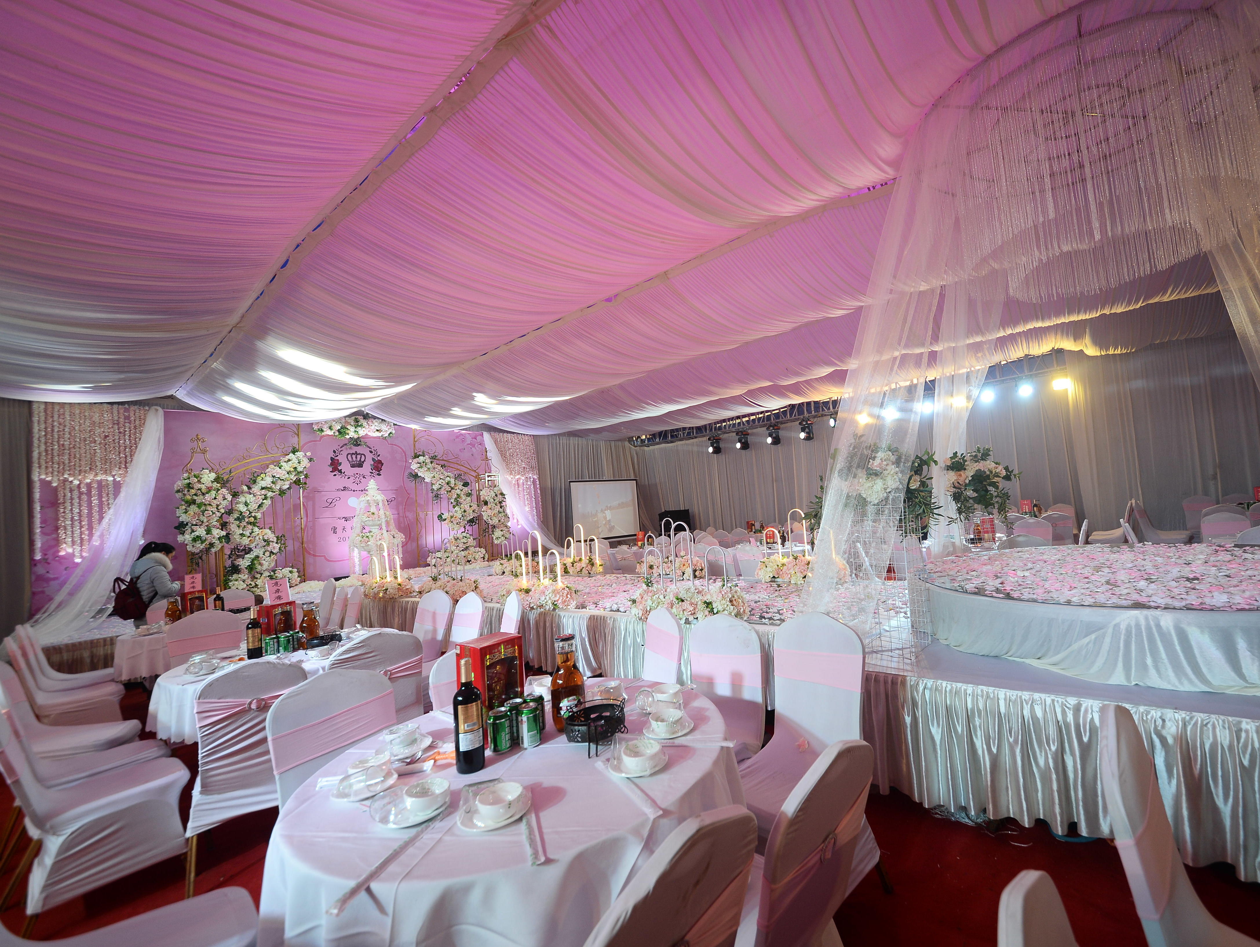 粉色，梦幻，甜美，温馨，主题