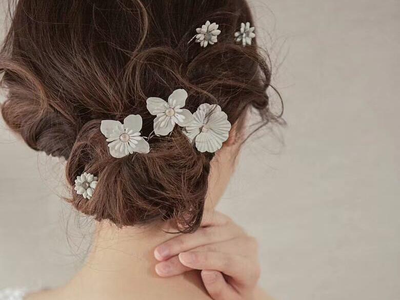 专业化妆师全程跟妆+伴娘妆