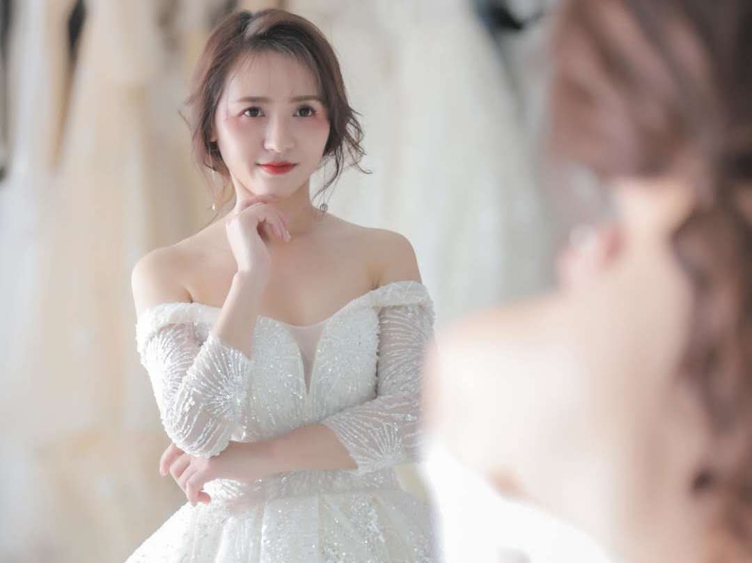 闪闪发光的爱情——网红新款长拖尾