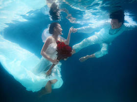 水下婚纱照摄影