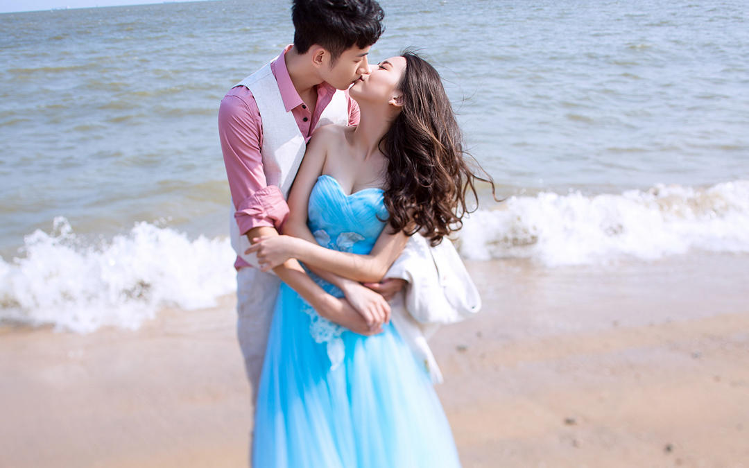 【米蘭新娘婚纱摄影】海滨之恋