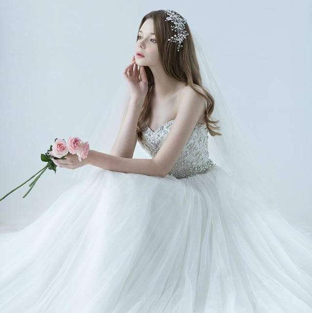 【茜熙阁】完美婚纱系列五件套--赠送伴娘服