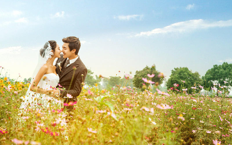 东莞婚纱摄影工作室，性价比套餐