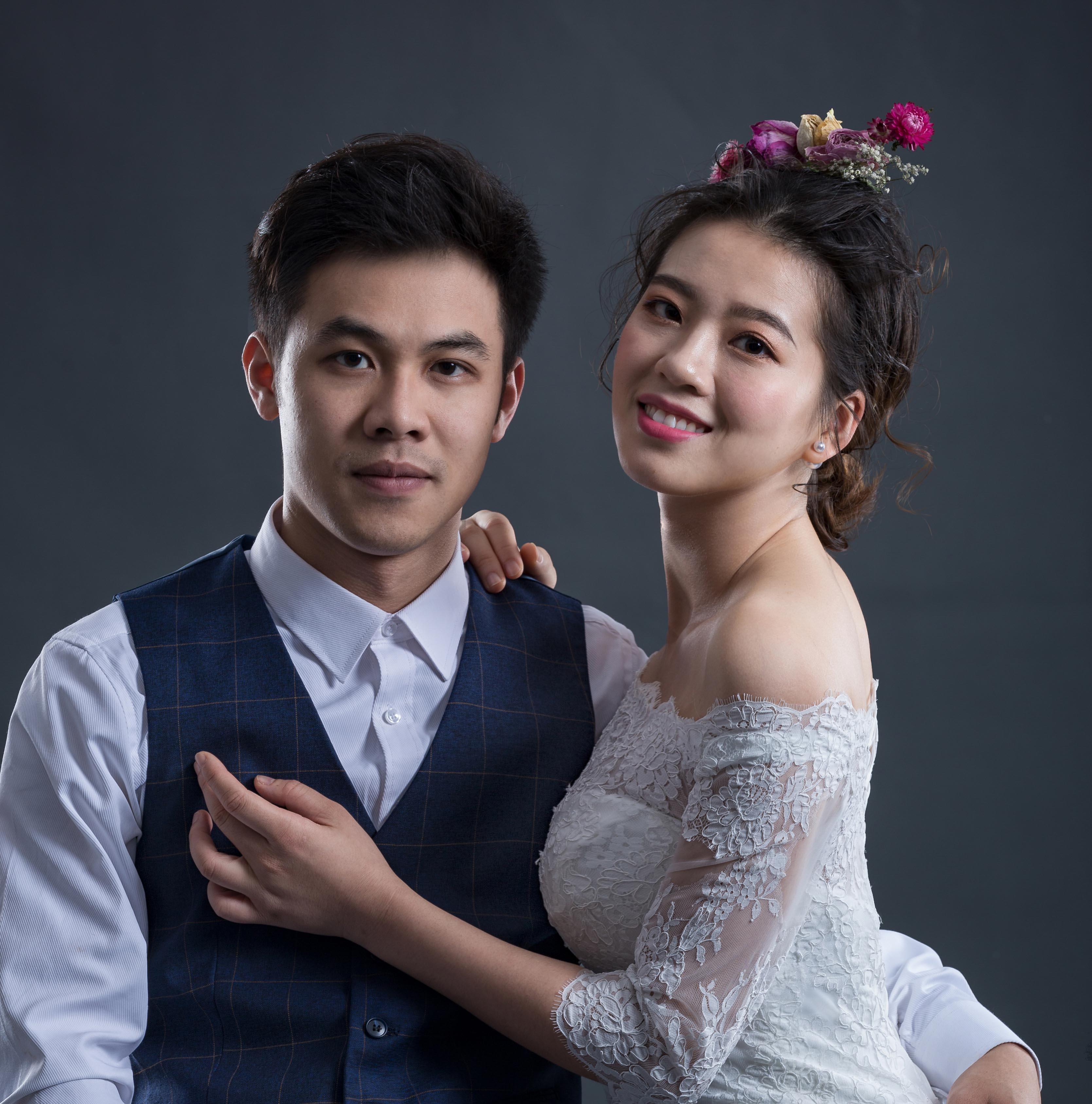 【禾·婚纱礼服超值双人礼】婚纱礼服+男士西服定制
