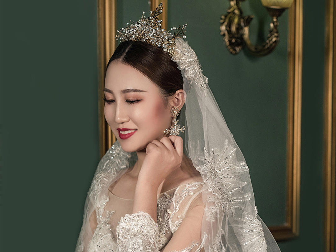 【李锐造型婚纱】三套主婚服租赁+掌门级别全程跟妆