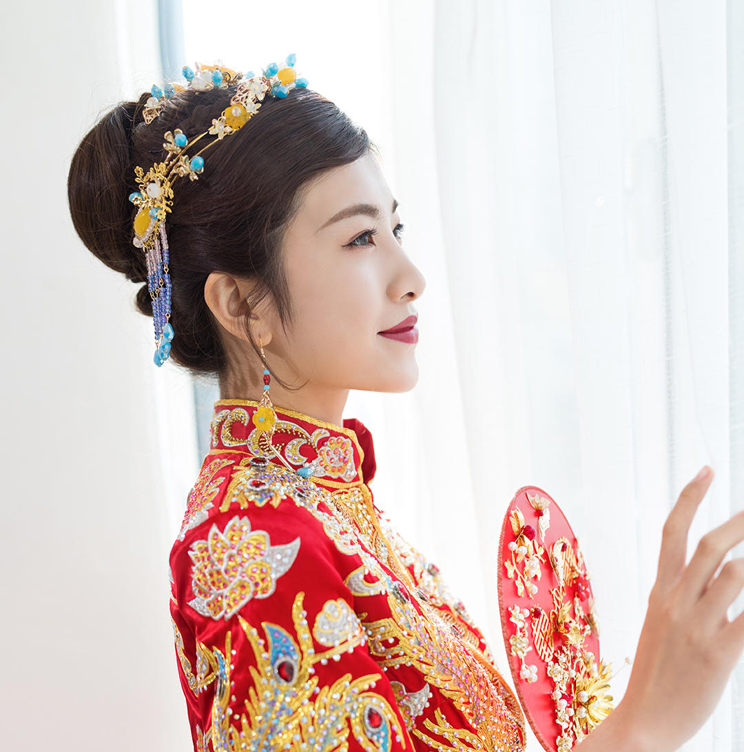 木小白的婚纱店——单件经典烫钻马来袍