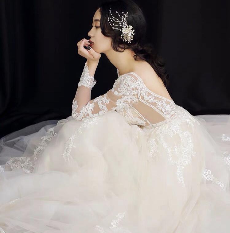 12件套，拖尾主纱+男女中式+敬酒服+伴娘/郎8