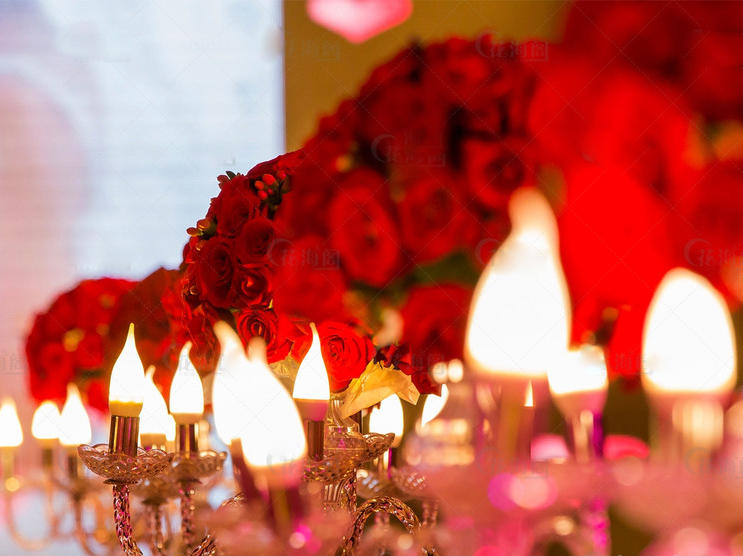 鲜花暗场+灯光T台+LED大屏　仅13988元