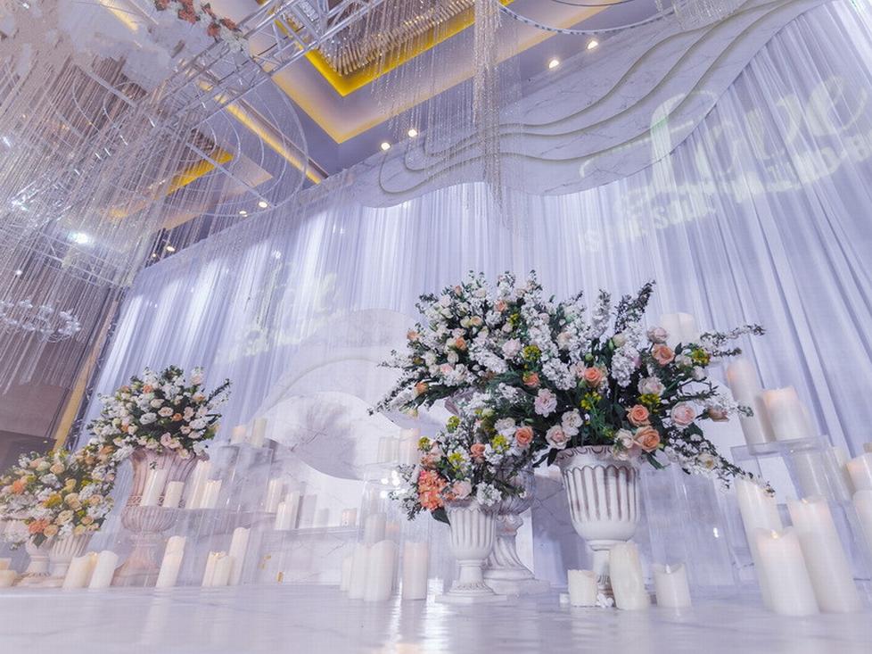 【皇家婚礼】特惠室内奢华红色系列婚礼