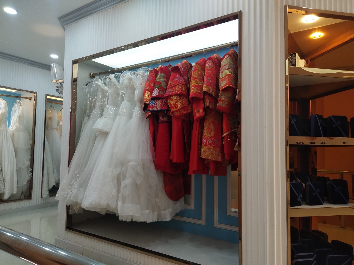 施华洛婚纱礼服会馆