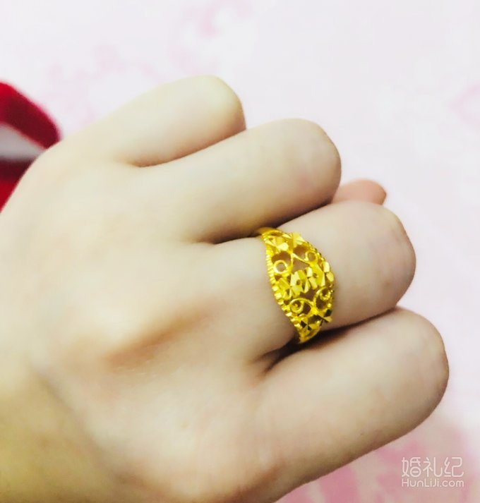 三金首饰买点啥？今年最流行的竟然是这种金猪牌