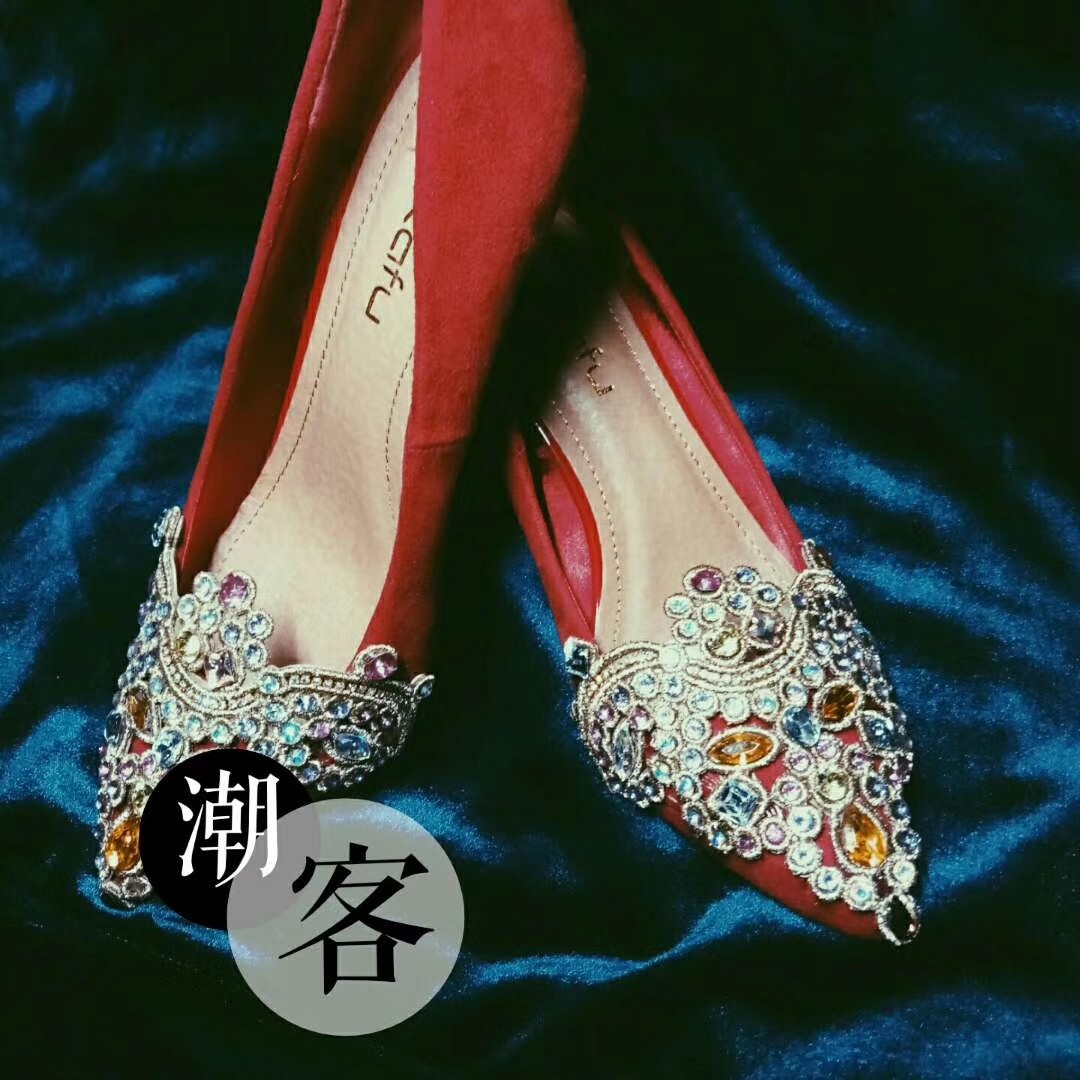 潮客婚纱租售跟妆工作室