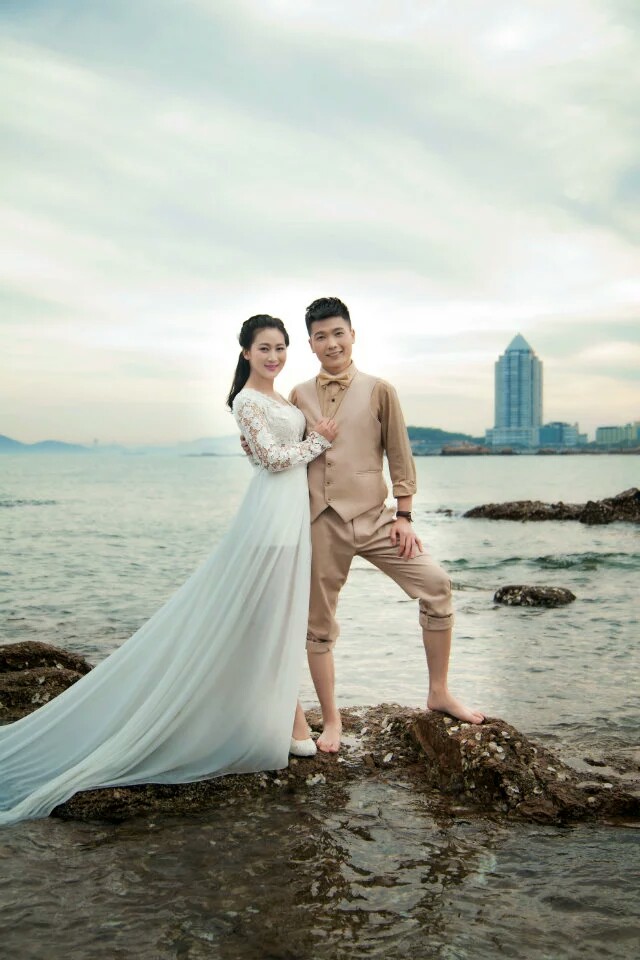 我也晒晒我们的婚纱照[吐舌][吐舌]