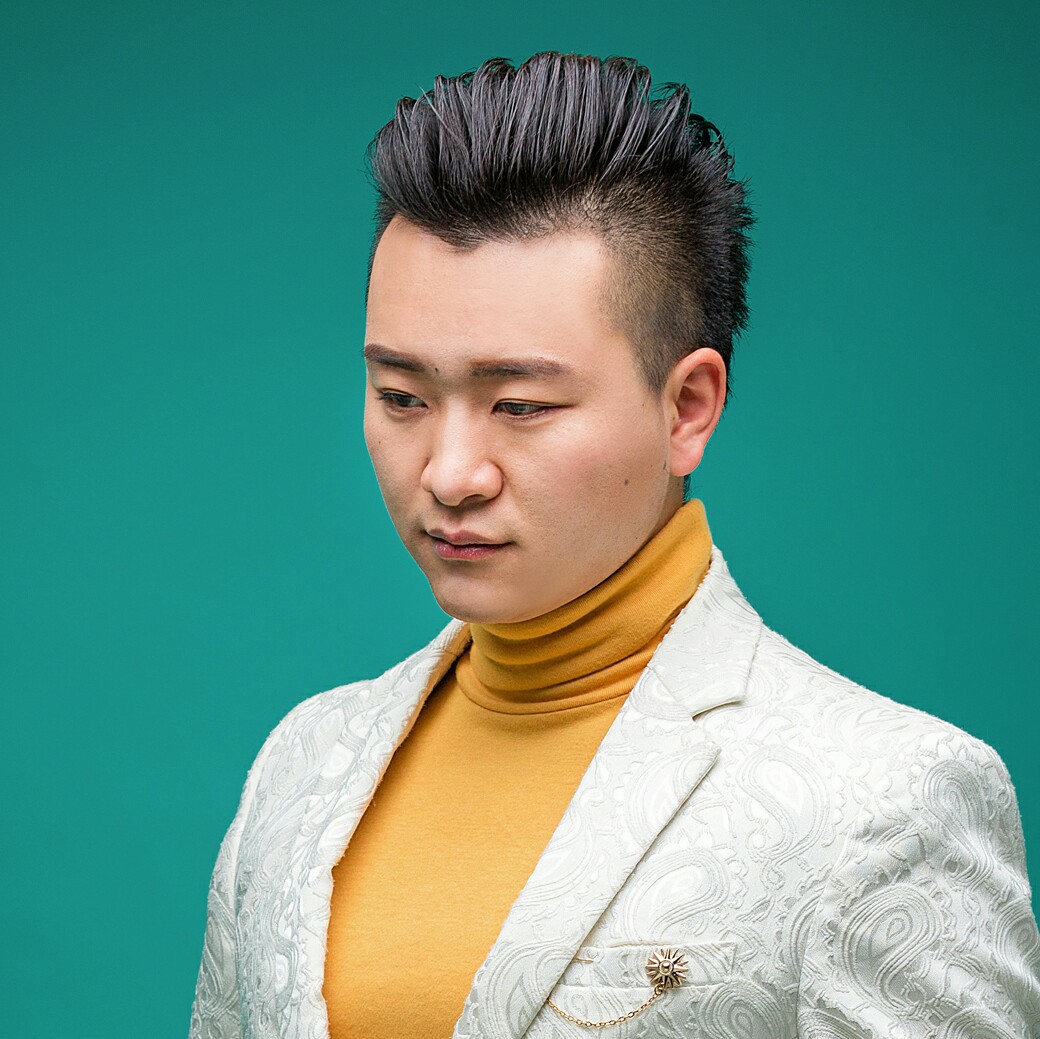 做主持的大师兄