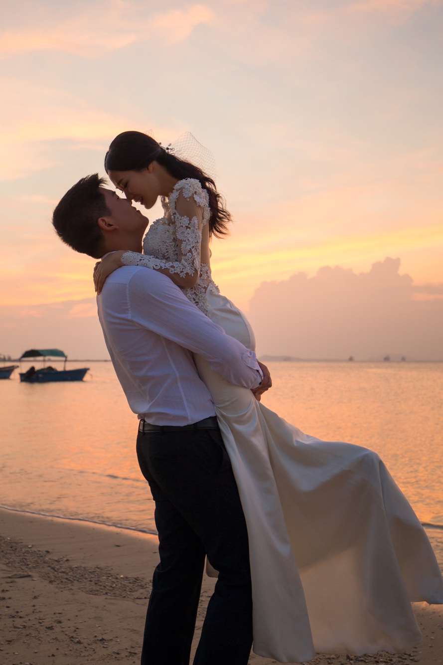 新鲜出炉的婚纱照。美美哒