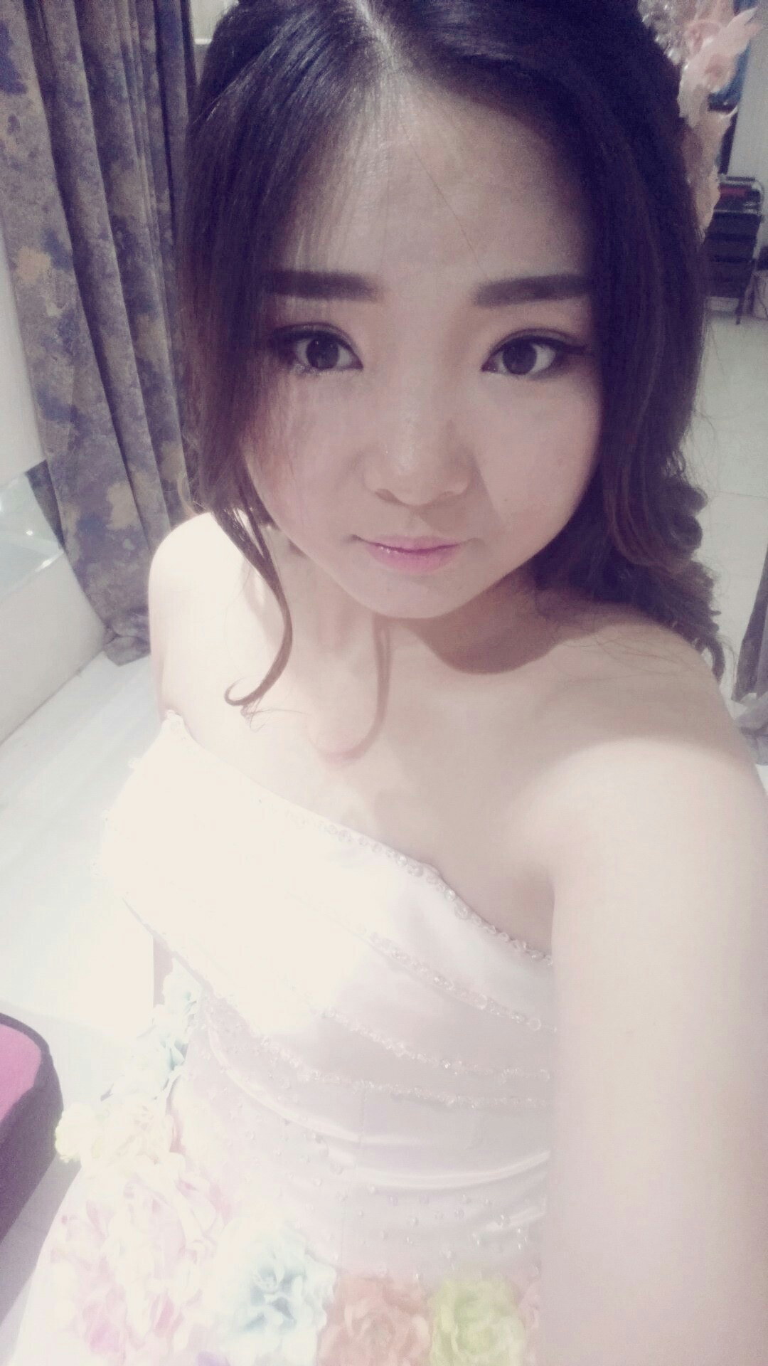 今天拍婚纱照、进行中