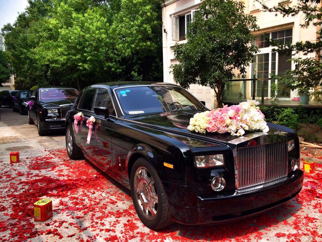 【劳斯莱斯】幻影/1辆 + 【保时捷】帕拉梅拉/3辆