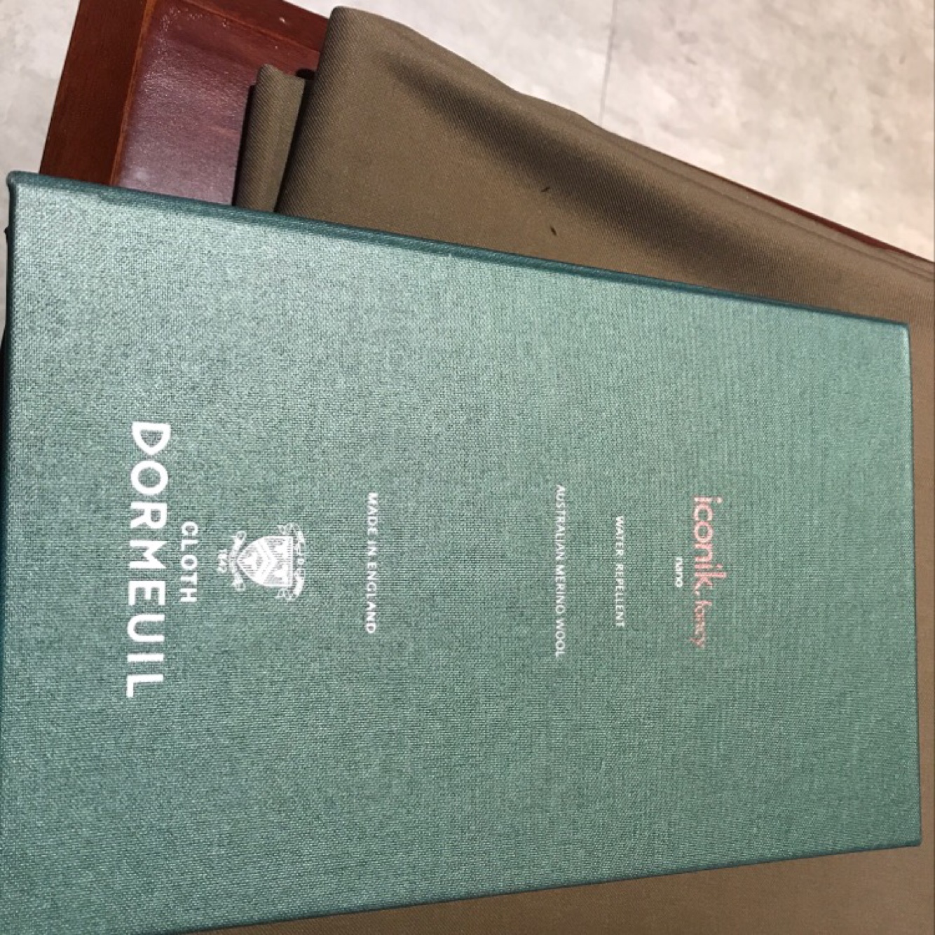 长兴奎纳泽尔服装店