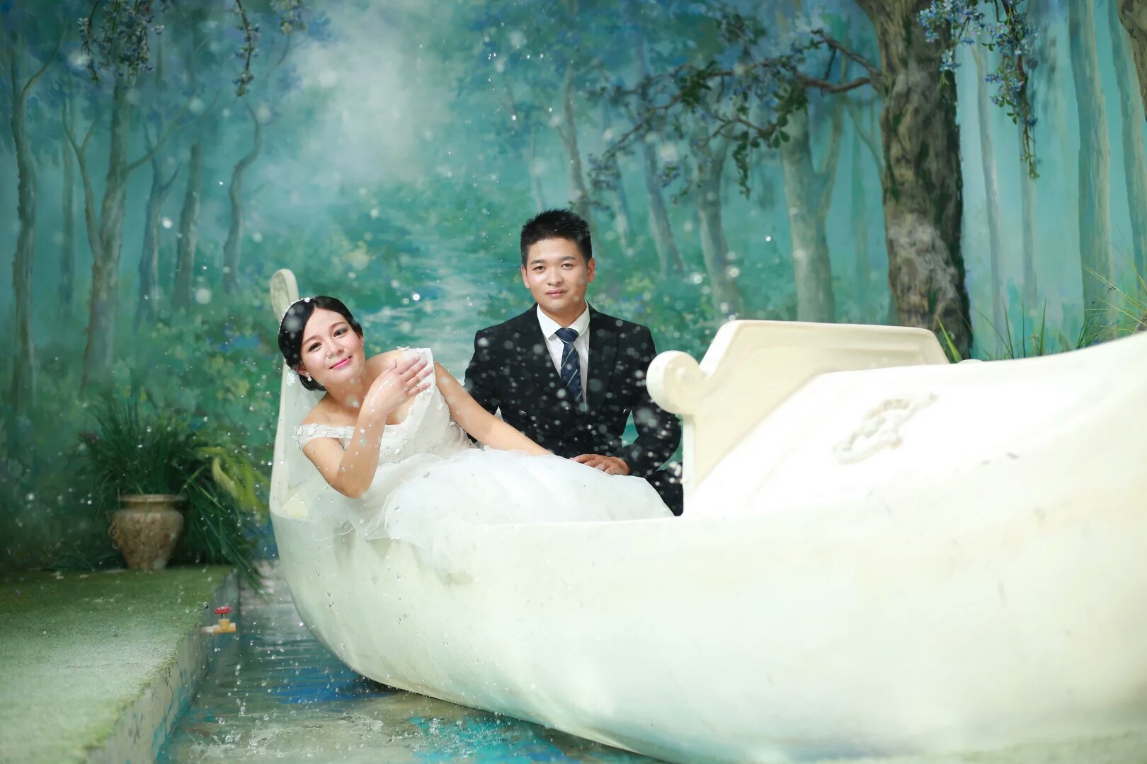 带着肚子里四个月的宝宝的婚纱照